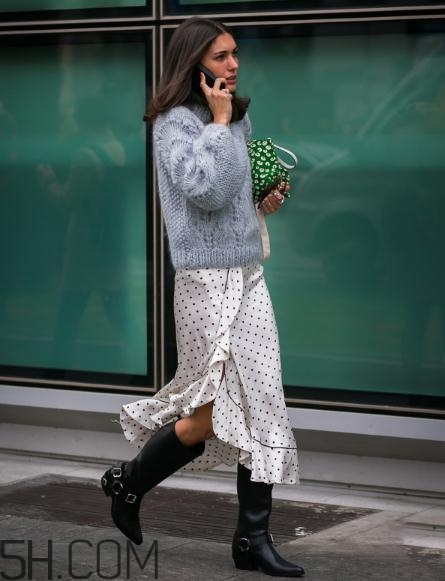 棕色頭發(fā)穿什么衣服？棕色頭發(fā)搭配什么衣服好看？