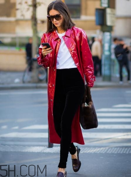 棕色頭發(fā)穿什么衣服？棕色頭發(fā)搭配什么衣服好看？