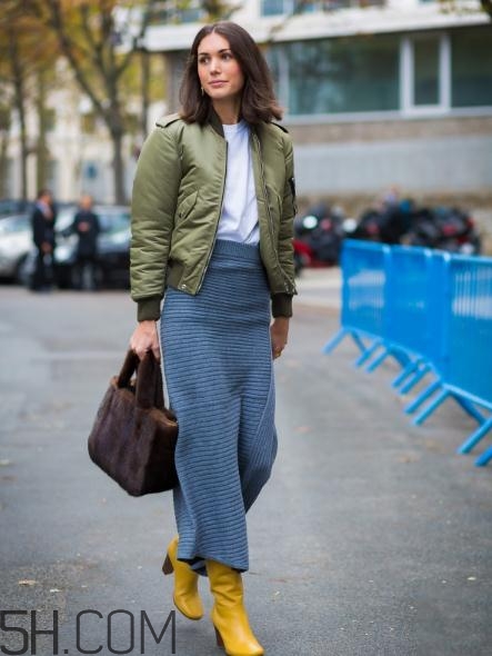 棕色頭發(fā)穿什么衣服？棕色頭發(fā)搭配什么衣服好看？