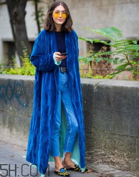 棕色頭發(fā)穿什么衣服？棕色頭發(fā)搭配什么衣服好看？