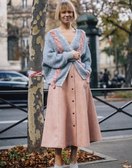 短發(fā)適合穿什么衣服？短發(fā)穿什么衣服好看？