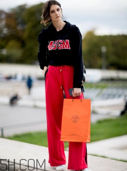 短發(fā)適合穿什么衣服？短發(fā)穿什么衣服好看？