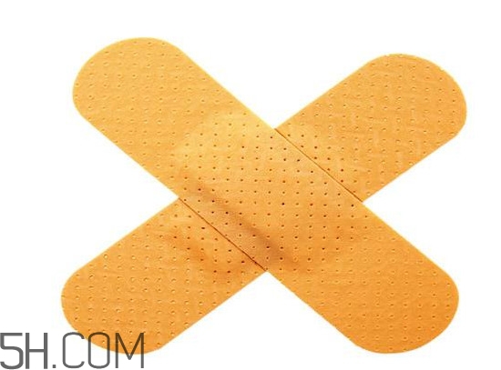 創(chuàng)可貼有大的嗎？創(chuàng)可貼粘在傷口上怎么才弄得掉