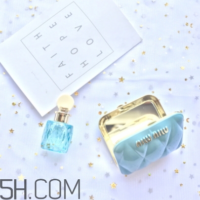 miumiu香水黃蓋和紅蓋哪個(gè)好聞？miumiu紅蓋黃蓋區(qū)別
