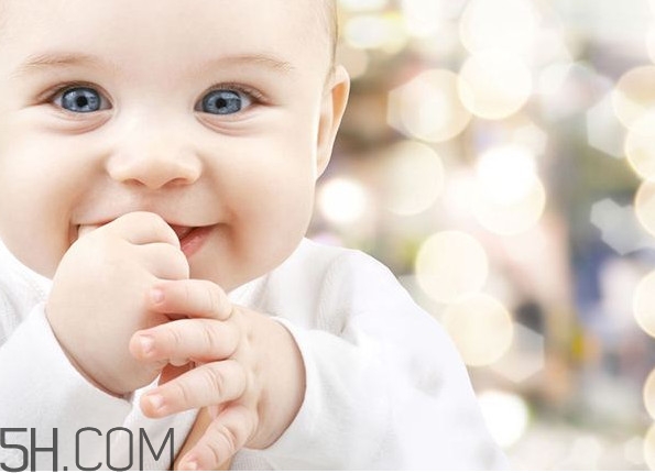 寶寶多大可以用創(chuàng)可貼？寶寶用創(chuàng)可貼注意事項(xiàng)