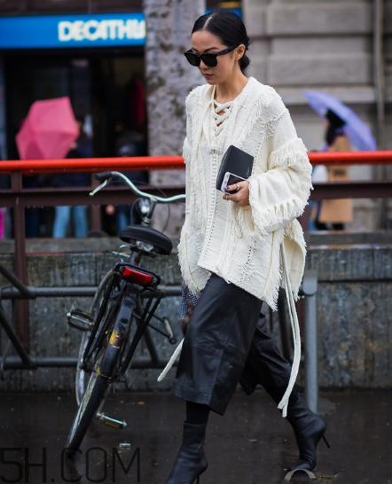 白毛衣上的鐵銹怎么洗掉？白色毛衣可以用84泡嗎？