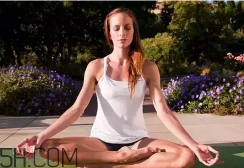 什么瑜伽豐胸效果好？睡前瑜伽動作解析