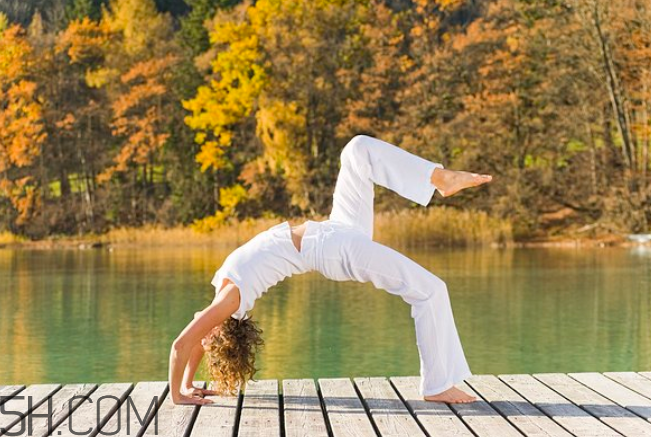 更年期練瑜伽的好處？冬季練瑜伽穿什么衣服？