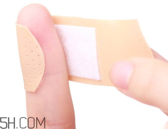 創(chuàng)可貼的膠怎么去除？創(chuàng)口貼哪些傷口不能用