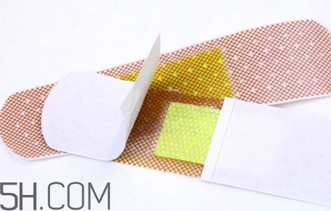 創(chuàng)可貼哪個(gè)牌子比較好？亂用創(chuàng)可貼有什么危害