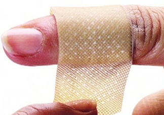 創(chuàng)可貼有大的嗎？創(chuàng)可貼粘在傷口上怎么才弄得掉