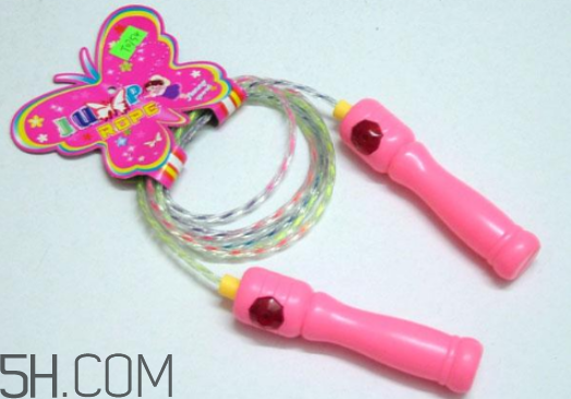 無繩跳繩和有繩跳繩哪個好？跳繩腿會變粗嗎？