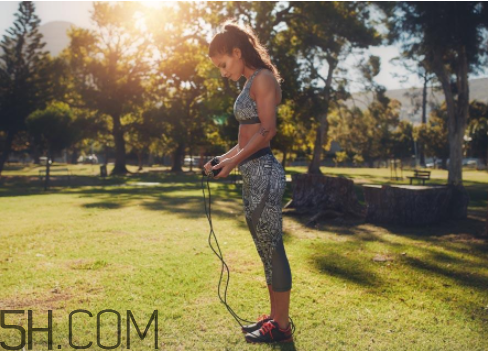 跳繩飯前好還是飯后好？跳繩跳多長時(shí)間合適？