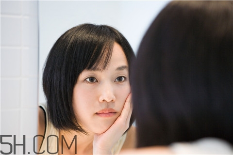 青春痘能不能擠？青春痘能用鹽水洗嗎？