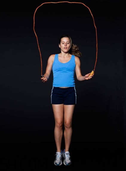 跳繩是有氧運(yùn)動還是無氧運(yùn)動？跳繩后小腿酸痛的原因