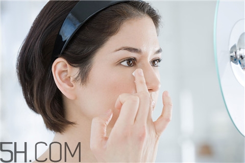 青春痘不擠會(huì)怎么樣？青春痘不治療可以嗎？