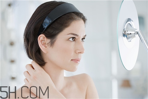 青春痘不擠會(huì)怎么樣？青春痘不治療可以嗎？