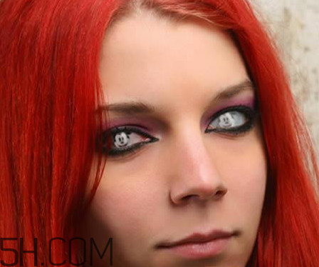 萬圣節(jié)隱形眼鏡多少錢？哪里買？