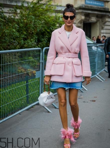 胸大的人適合穿什么衣服？胸大的女生穿什么衣服好看？