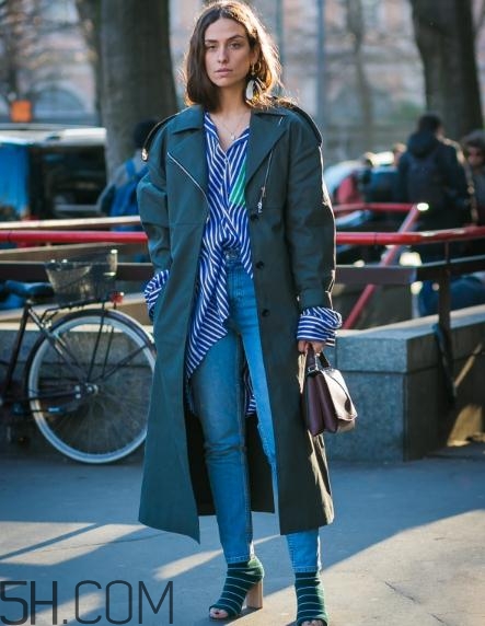 胸大的人適合穿什么衣服？胸大的女生穿什么衣服好看？