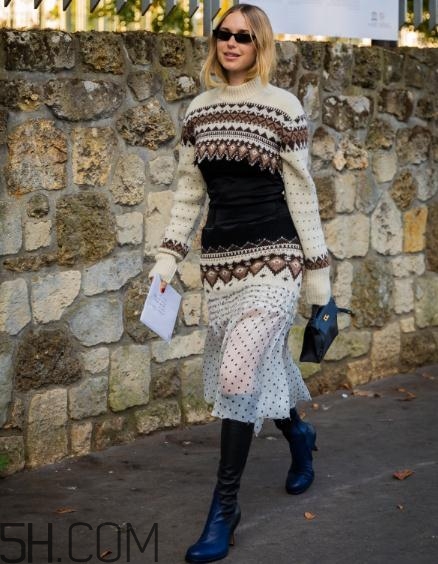 肩窄的女生穿什么毛衣好看？適合肩窄女生的毛衣款式