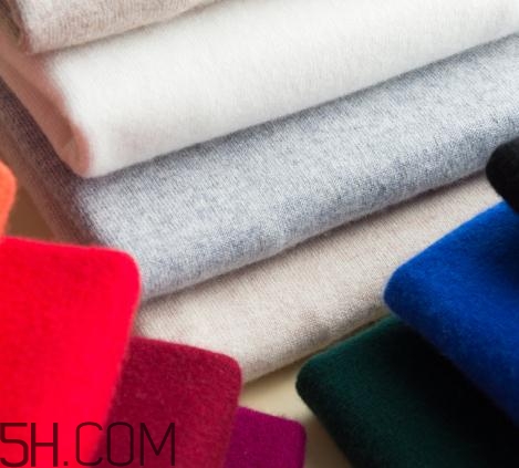 羊絨毛衣會(huì)縮水嗎？羊絨毛衣縮水怎么辦？