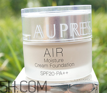 歐珀萊輕盈倍潤粉底霜怎么樣?好用嗎? 歐珀萊輕盈倍潤粉底霜怎么樣?好用嗎?