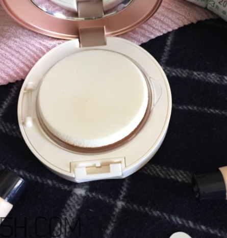 百雀羚粉餅怎么樣？百雀羚粉餅色號(hào)試色