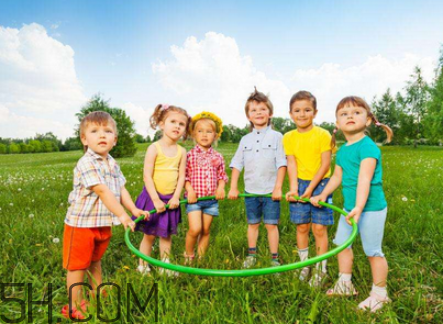 轉(zhuǎn)呼啦圈的危害有哪些？轉(zhuǎn)呼啦圈能減肥嗎？