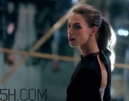 ysl圣羅蘭mon paris香水廣告歌曲 mon paris香水廣告 ysl圣羅蘭mon paris香水廣告歌曲 mon paris香水廣告