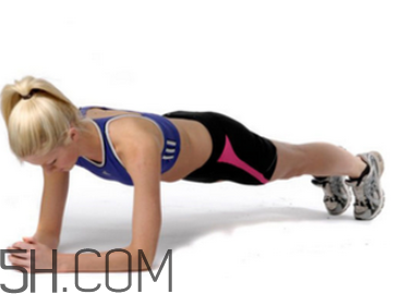 女生平板支撐多長時間算好？練習(xí)平板支撐注意事項