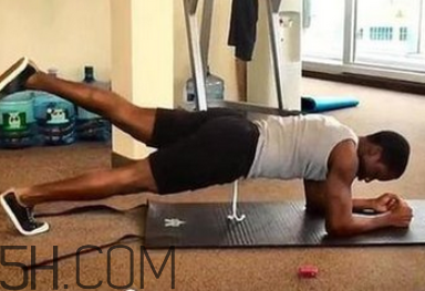 女性每天做多久的平板支撐比較好？平板支撐瘦腿的方法