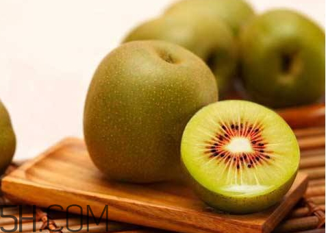 紅心獼猴桃和綠心獼猴桃哪個(gè)好 紅心獼猴桃和綠心獼猴桃的區(qū)別 紅心獼猴桃和綠心獼猴桃哪個(gè)好 紅心獼猴桃和綠心獼猴桃的區(qū)別