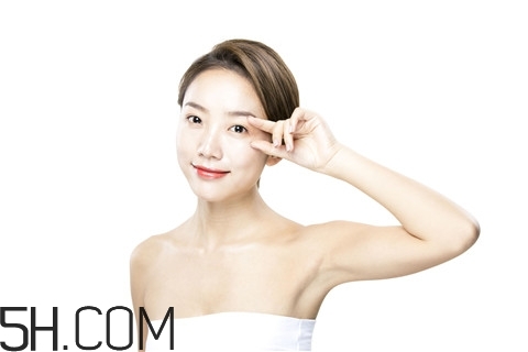 粉刺能用紅霉素軟膏嗎？粉刺擦蘆薈膠可以嗎？