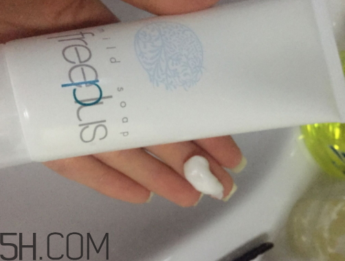 芙麗芳絲Hello Kitty套裝怎么樣？多少錢(qián)？