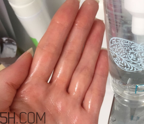 芙麗芳絲Hello Kitty套裝怎么樣？多少錢(qián)？