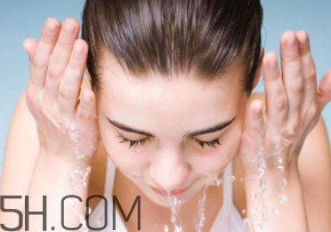 歐珀萊凈柔早安潔面乳適合晚上用嗎_用法 歐珀萊凈柔早安潔面乳適合晚上用嗎_用法