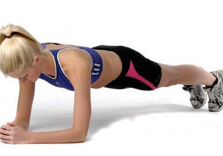 女性每天做多久的平板支撐比較好？平板支撐瘦腿的方法