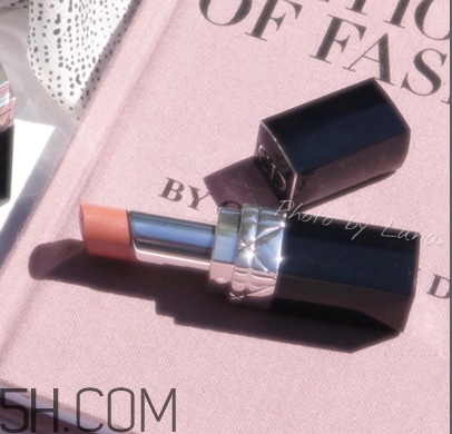 裸粉色口紅是什么顏色？裸粉色口紅試色