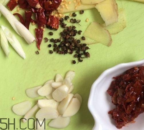 花蓋蟹和梭子蟹哪個好吃？花蓋蟹和梭子蟹區(qū)別