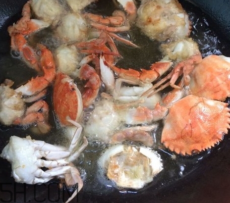 花蓋蟹和梭子蟹哪個好吃？花蓋蟹和梭子蟹區(qū)別