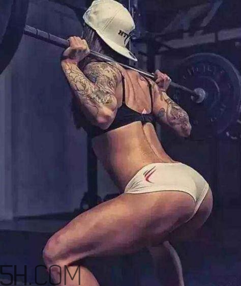 面壁深蹲有什么好處？面壁深蹲和深蹲哪個好？