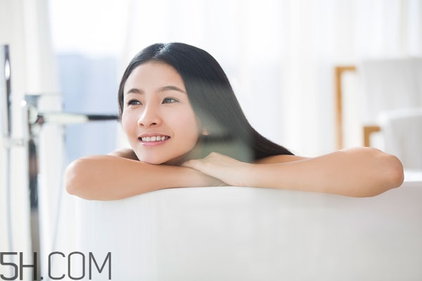 睡前洗澡有助于睡眠嗎 可能你想多了 睡前洗澡有助于睡眠嗎 可能你想多了