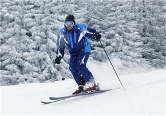 滑雪適合穿羽絨服嗎？滑雪鞋什么牌子好？