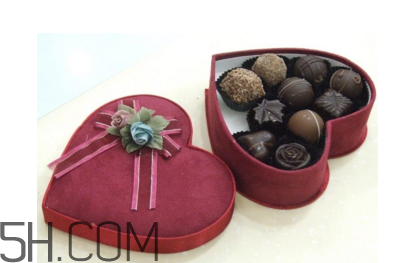 吃什么食物會導(dǎo)致失眠？睡前吃巧克力會導(dǎo)致失眠嗎？