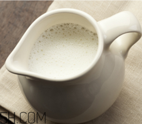 喝牛奶能治失眠嗎？什么是水牛奶？