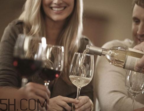 喝酒會(huì)影響記憶力嗎？喝酒會(huì)影響大腦嗎？