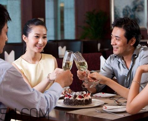 喝酒會(huì)引起尿路感染嗎？喝酒會(huì)引起尿道炎嗎？