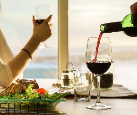 喝酒會引起尿酸偏高嗎？喝酒會引起尿毒癥嗎？