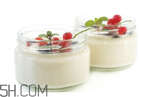 喝純牛奶喝多少合適？牛奶凍怎么做好吃？